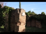 02351 ostia - regio v - insula xi - caseggiato del temistocle (v,xi,2) - li - raum (1) - re - raum (2) - 01-2024.jpg